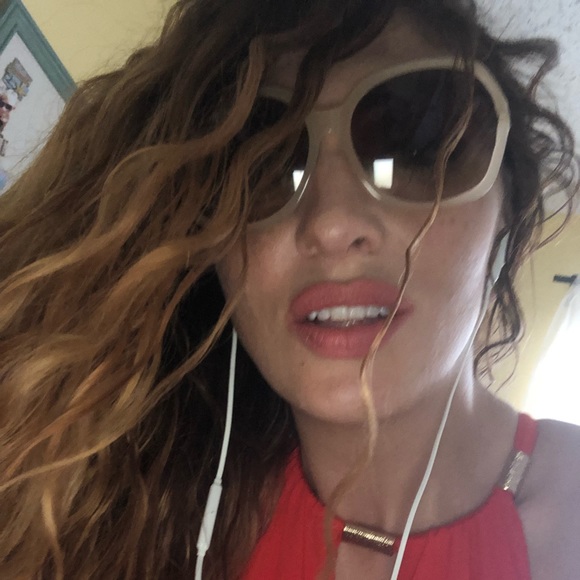 Meet your Posher, Mandilyn - Picture 1 of 1